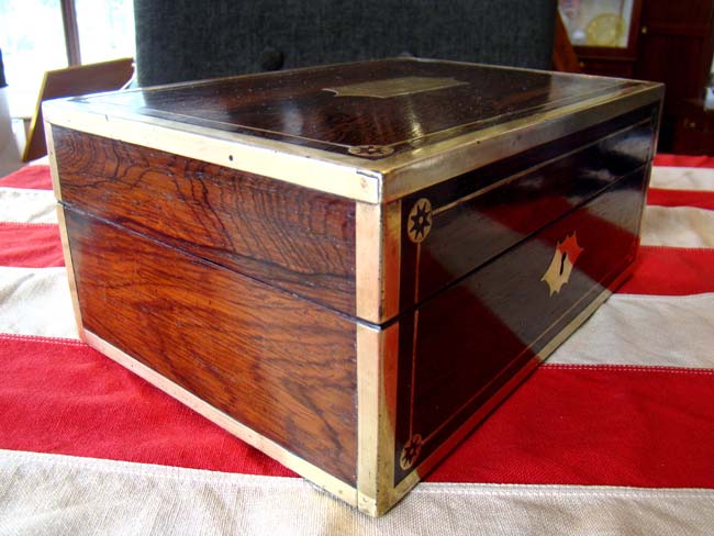 A beautiful antique English brass mounted rosewood travelling box circa 1820 — image 3